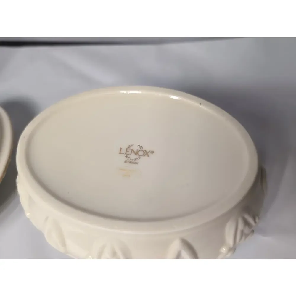 Lenox Beautiful Dreamer Rose Jewelry Box Embossed Oval Ivory Color Porcelain
